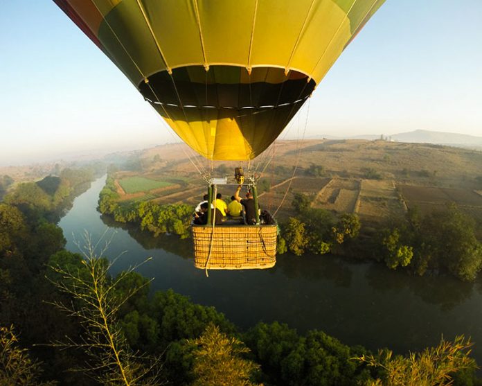 6 Hot Air Balloon Rides In India That Define The Country's Landscape