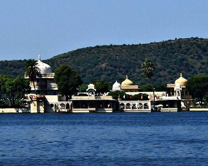 palaces in india