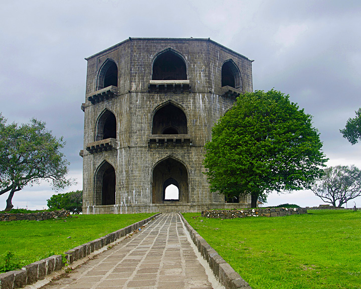 Exploring Ahmednagar