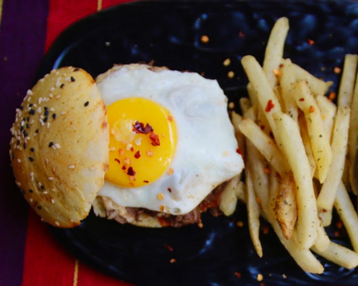 Coonoor's Food And Guesthouses